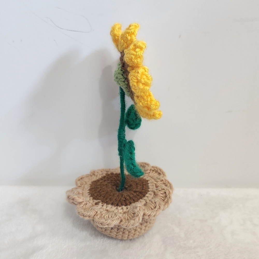 Sunflower 7" Handmade Crochet Flower Pot - Picture 7 of 8